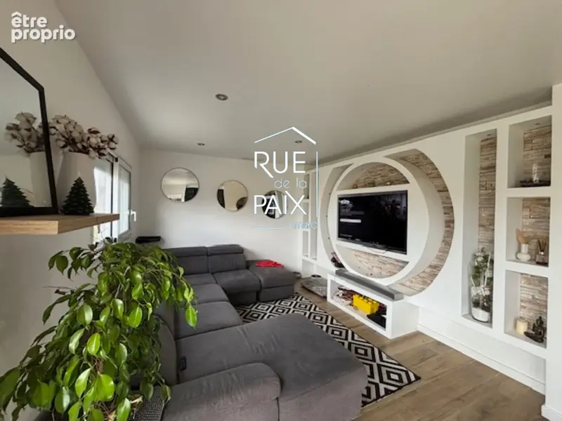Maison de plain-pied de 128 m² située à Châtillon-sur-Thouet - photo 1