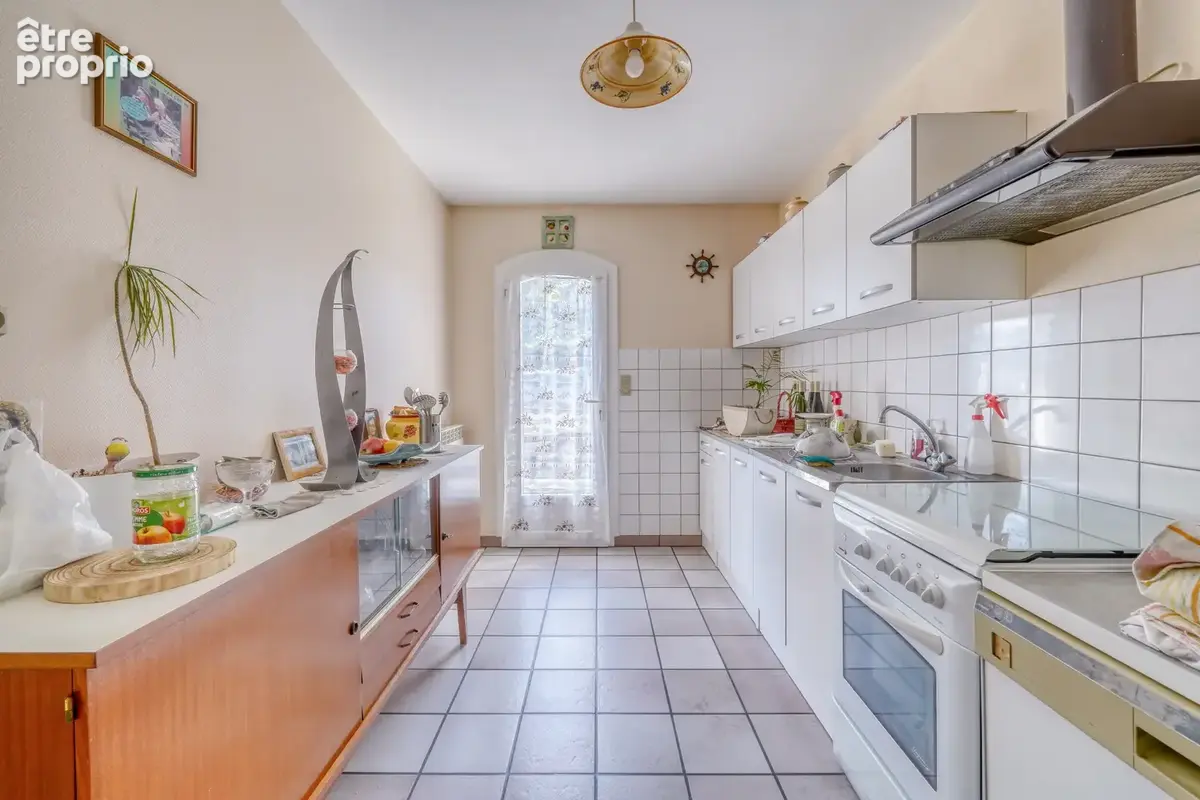 Maison 6 pièces en R+1 de 171m2 sur parcelle de 1571m2 - photo 5