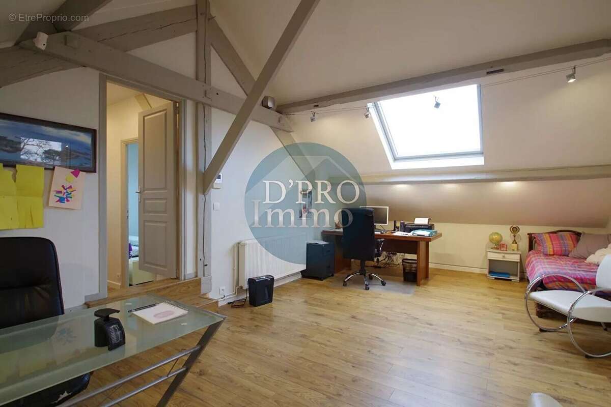 Maison De Caractère Entièrement Rénovée - photo 13
