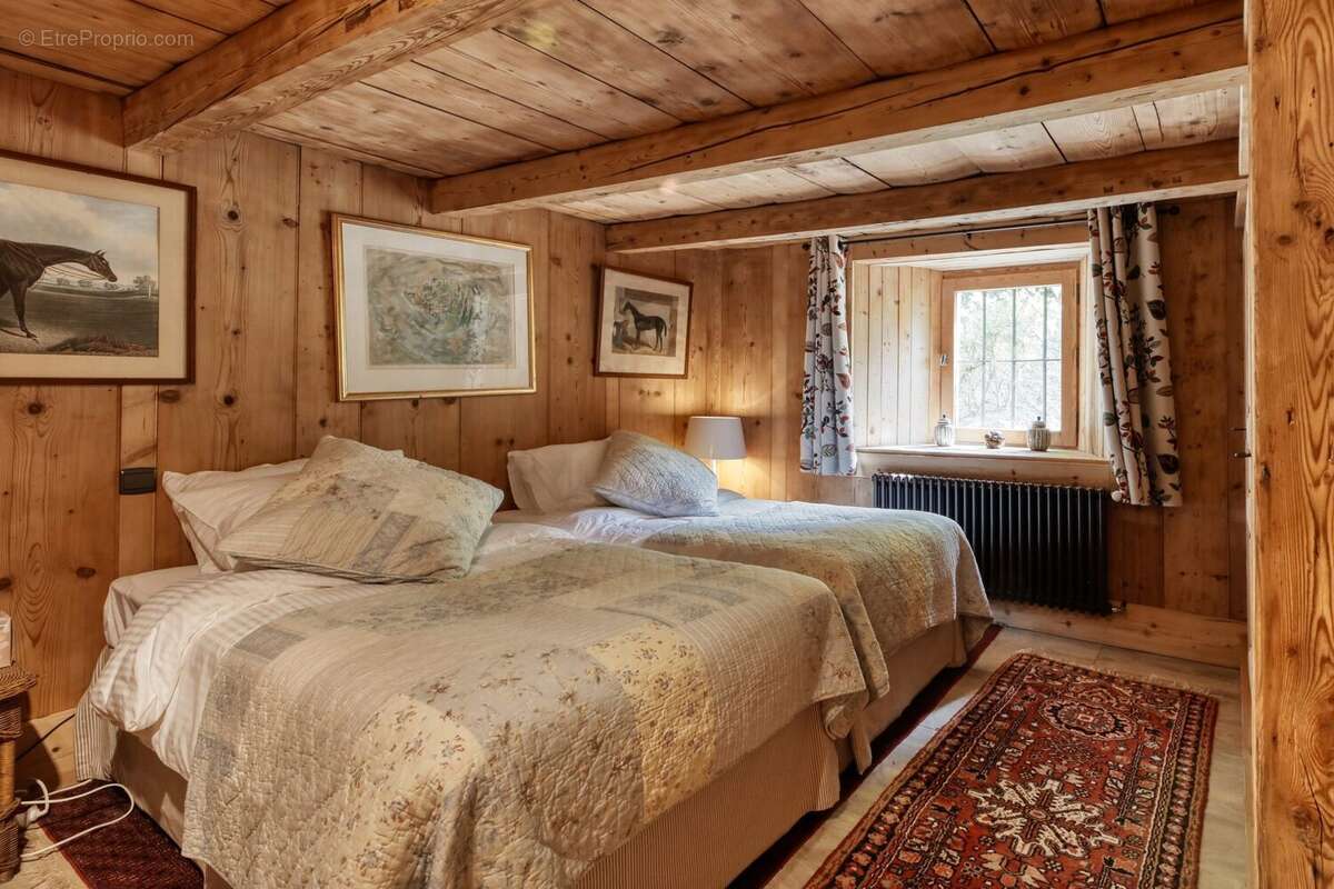 Maison 364 m² à Demi-Quartier  - photo 8