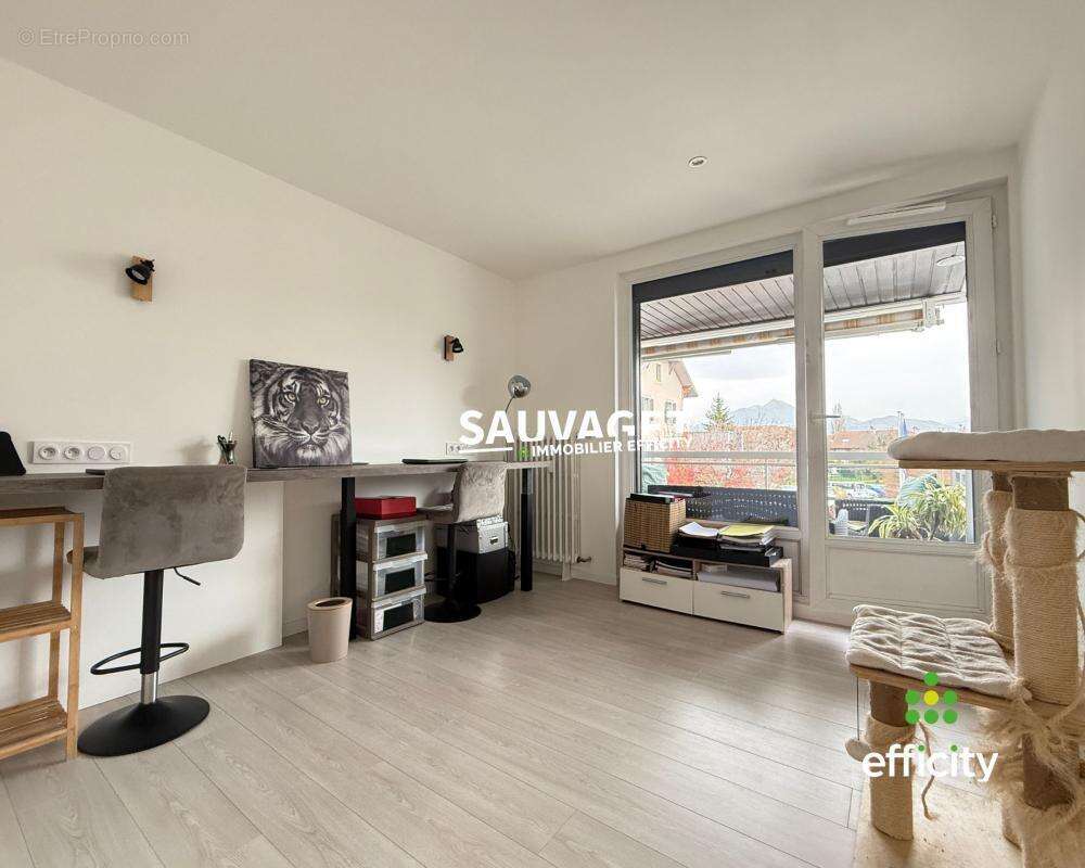 Appartement à REIGNIER