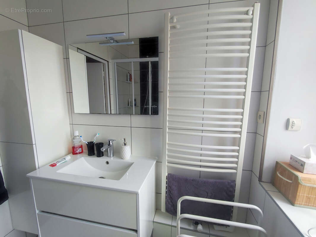 Appartement à SAINT-JUST-MALMONT