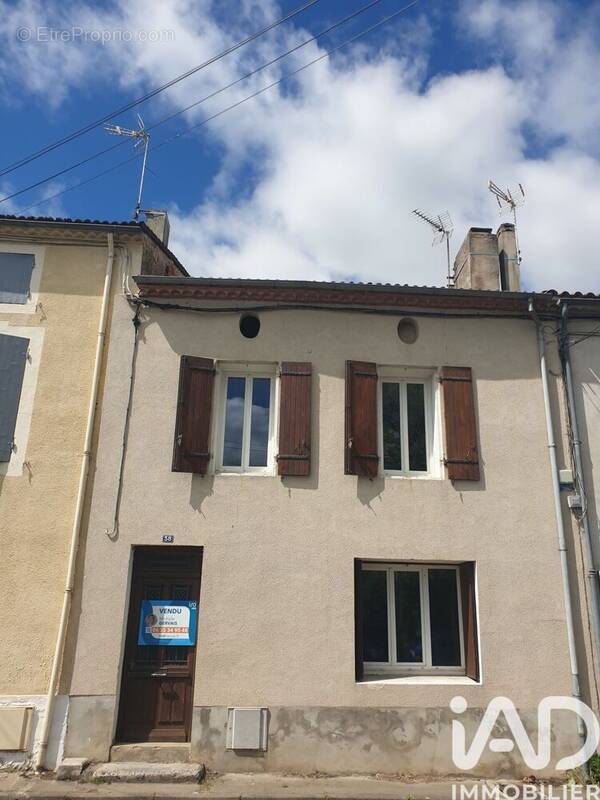 Photo 1 - Maison à AIGUILLON