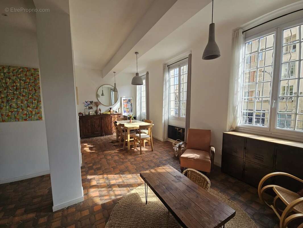 Appartement à MARSEILLE-2E