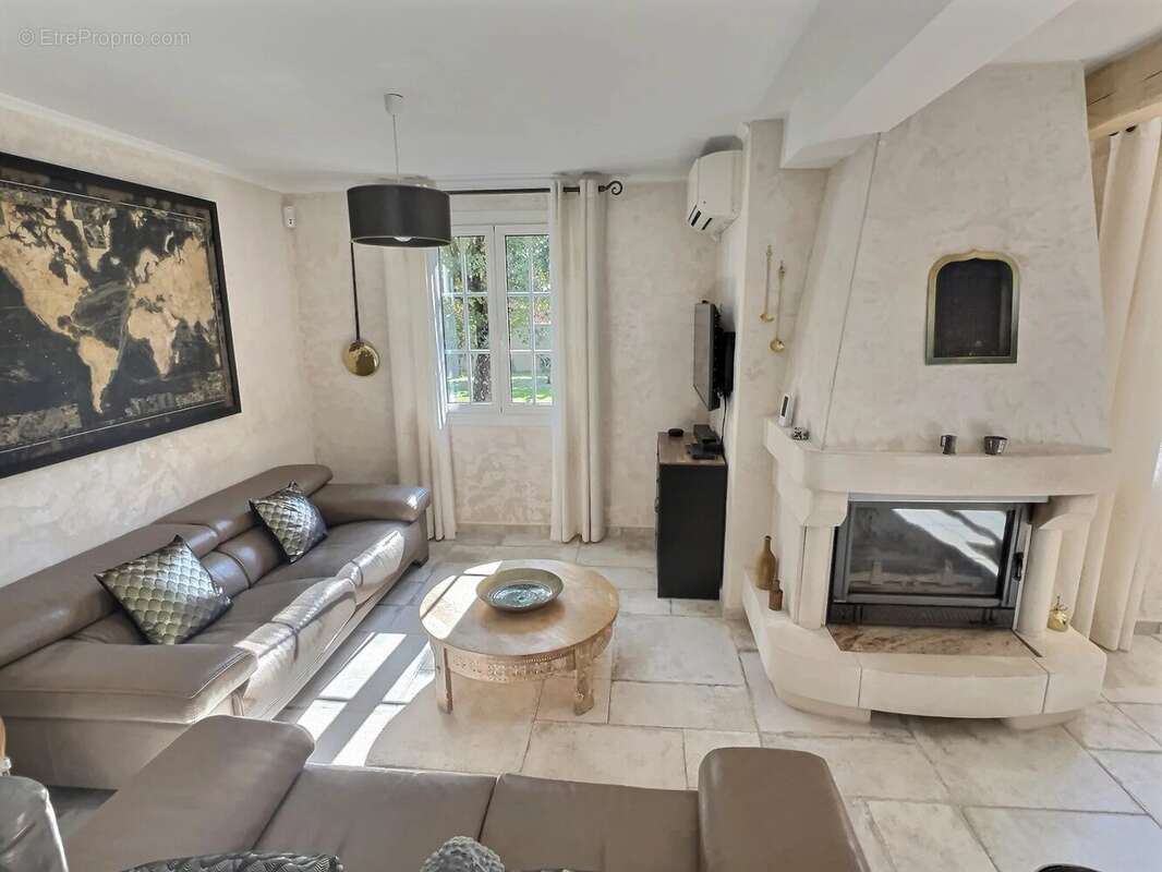 Maison à SAINT-SATURNIN-LES-APT