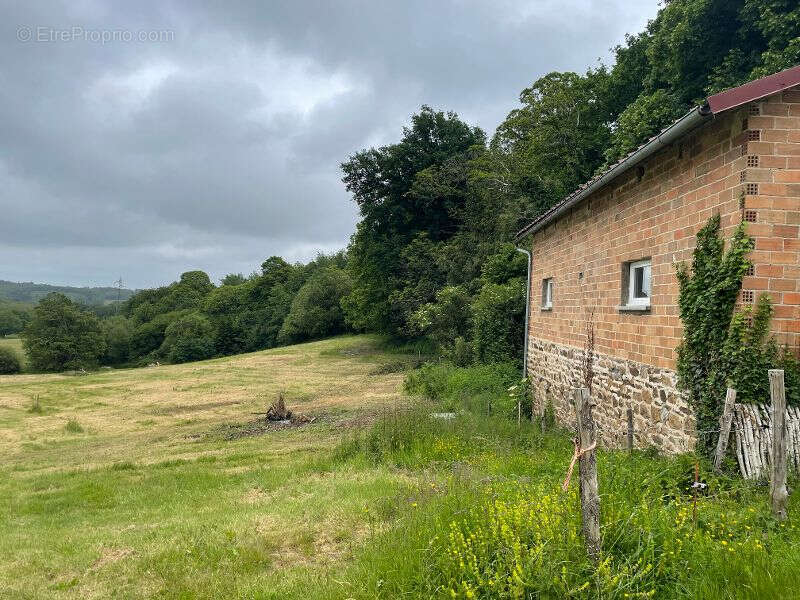 Coup de coeur assuré -Propriété de caractère en pierre-Maison familiale & gîte de 280m2 sur un terrain d'environ 2,8 ha proche d - photo 6