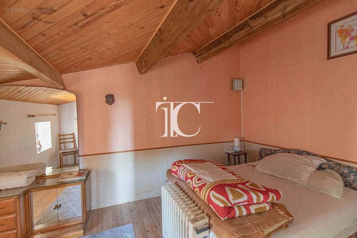 Maison à SAINT-ANDRE-DE-CRUZIERES