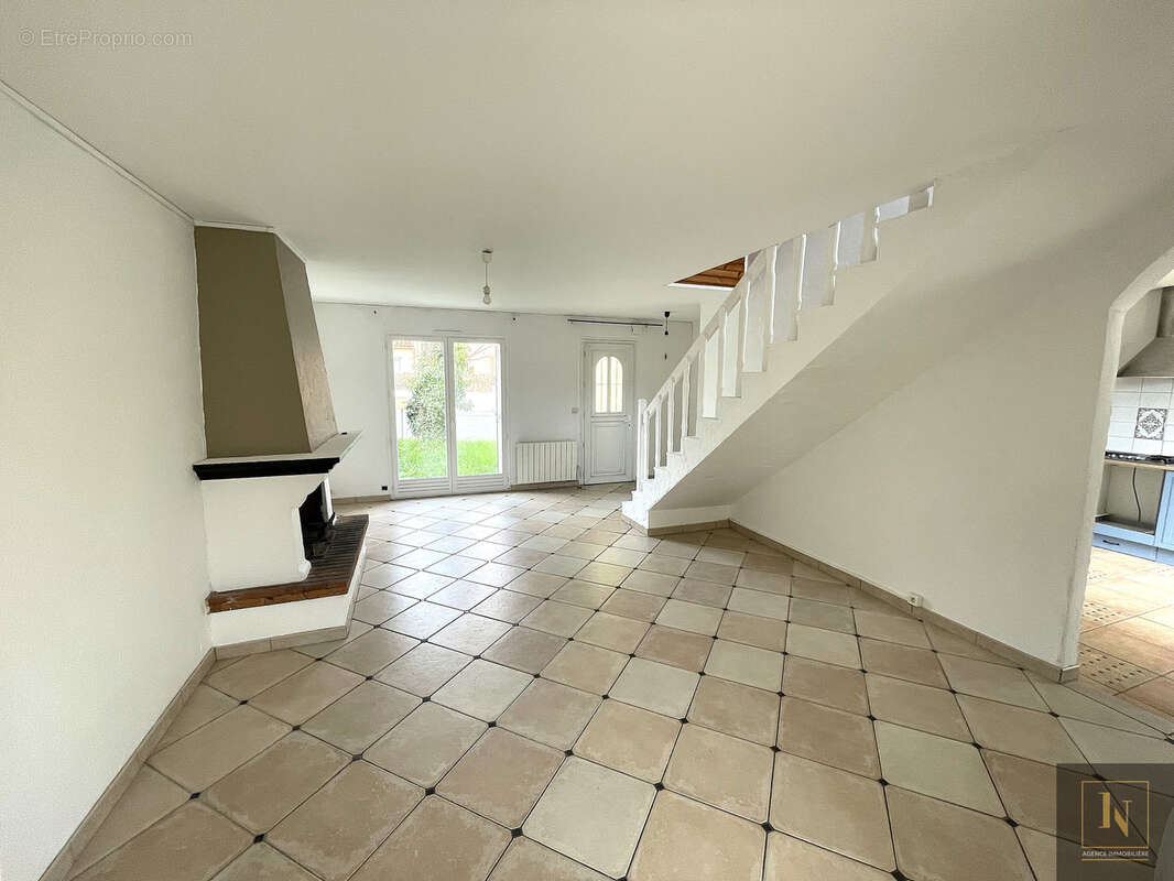 Maison à BOUGUENAIS