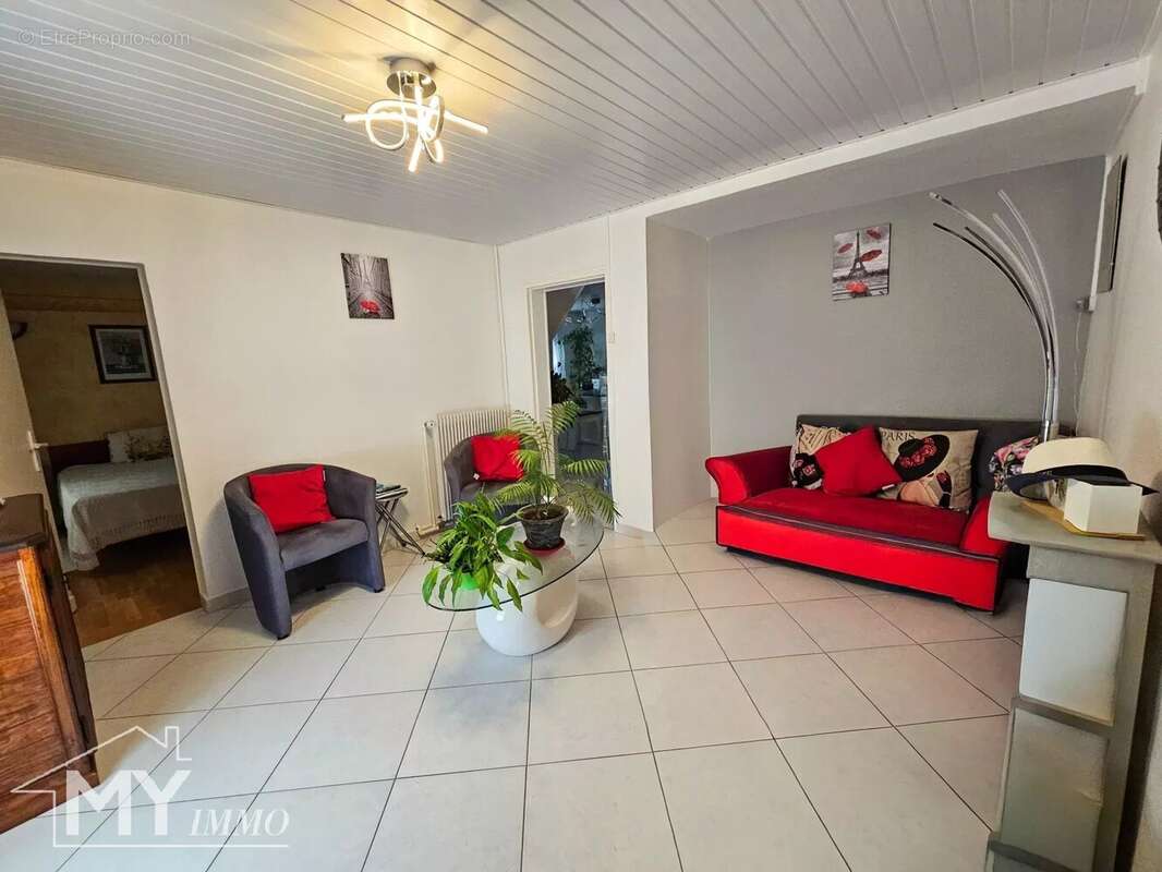 Maison à LA ROQUILLE