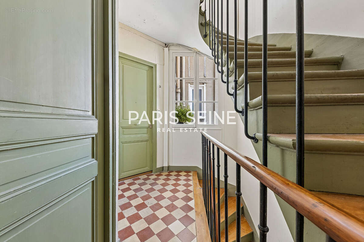 Appartement à PARIS-7E