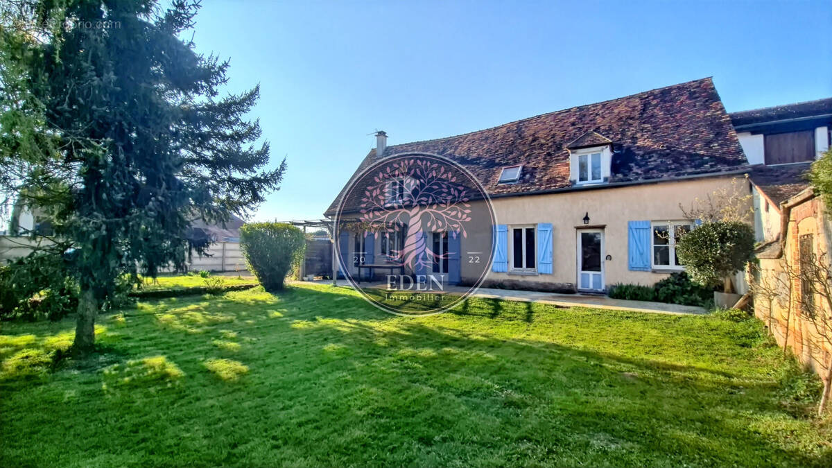 Maison à CHERISY