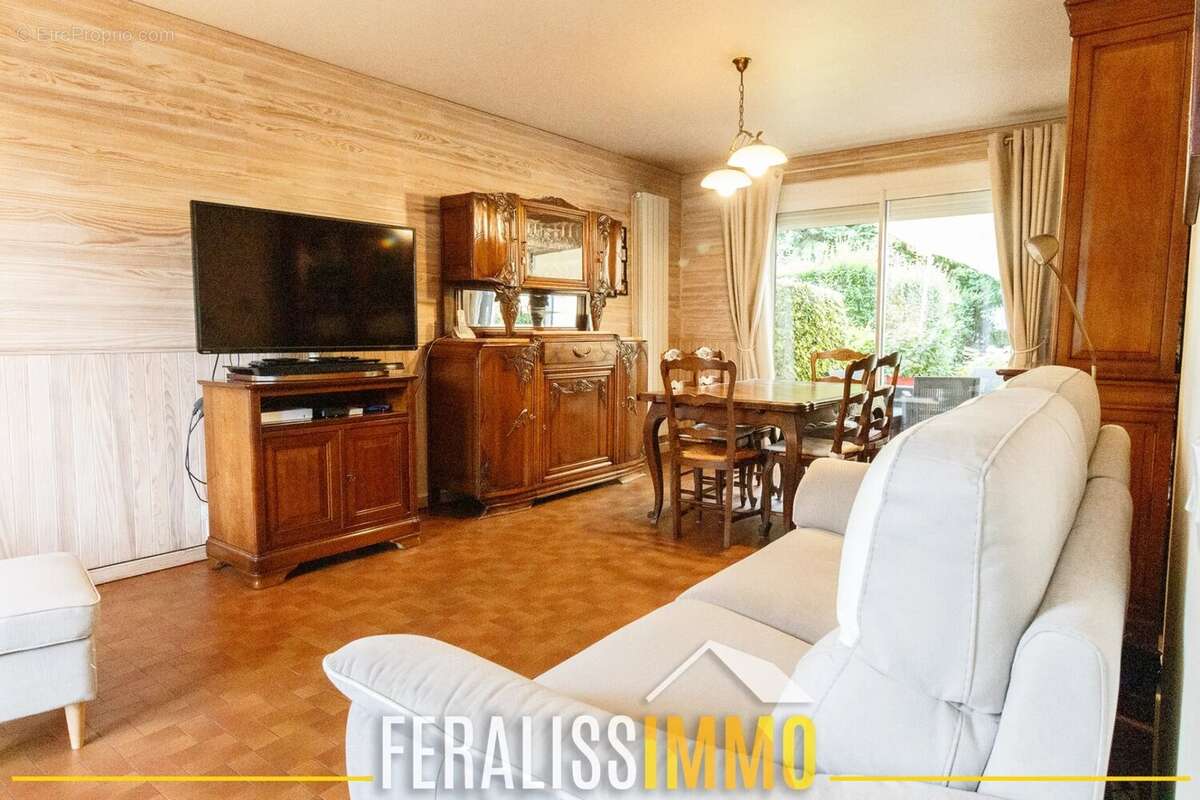 Maison à MEZY-SUR-SEINE