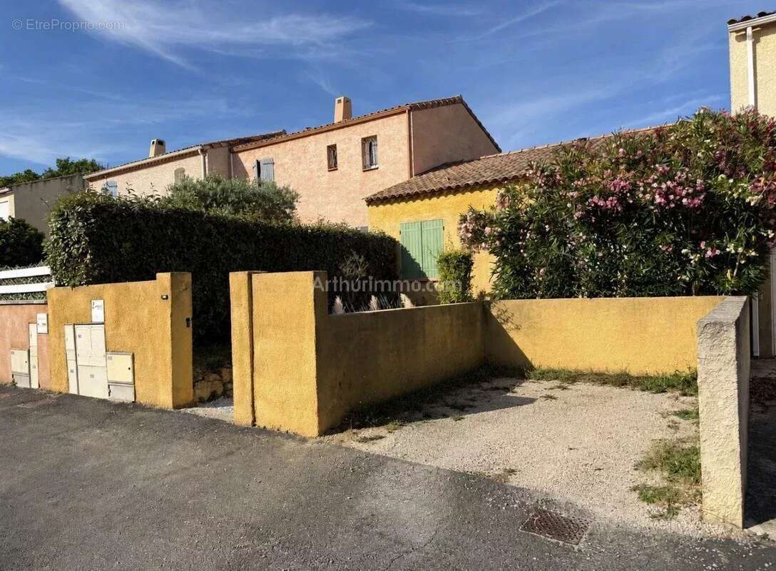 Maison à NEBIAN