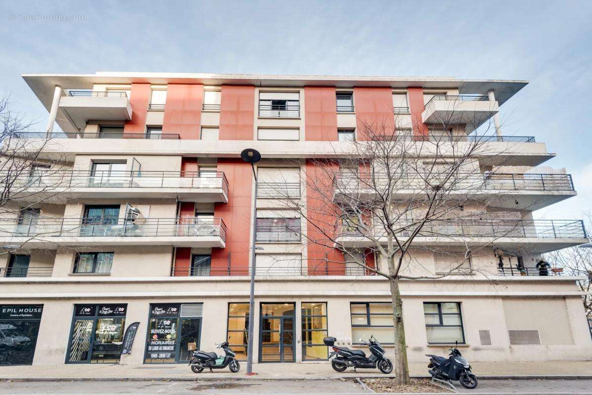 Appartement à VILLENEUVE-LA-GARENNE