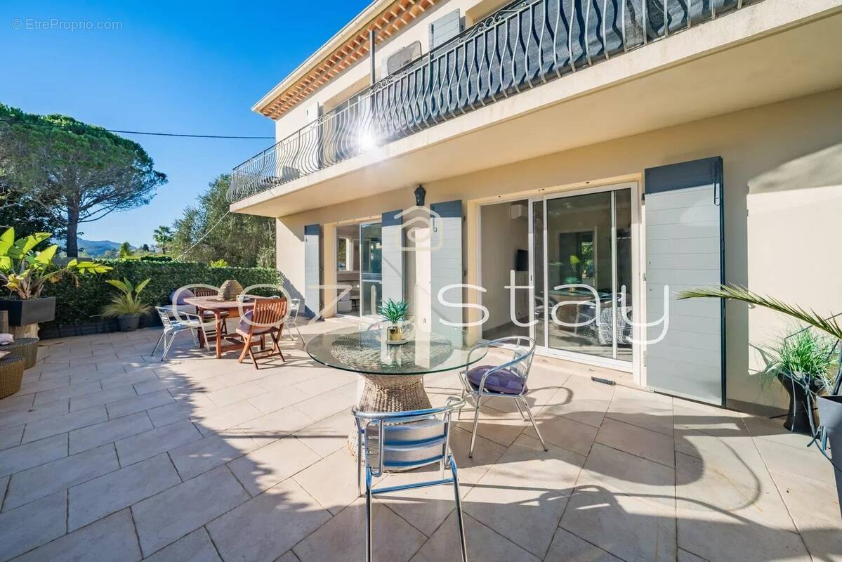 Maison à MANDELIEU-LA-NAPOULE