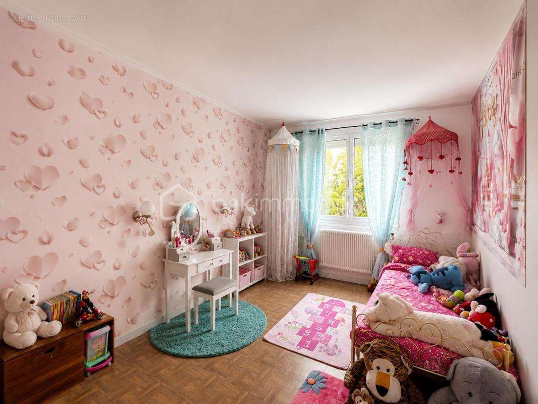 À seulement quelques minutes de Nangis – Pavillon familial de 105 m² avec sous-sol total sur 660 m² de terrain - photo 5