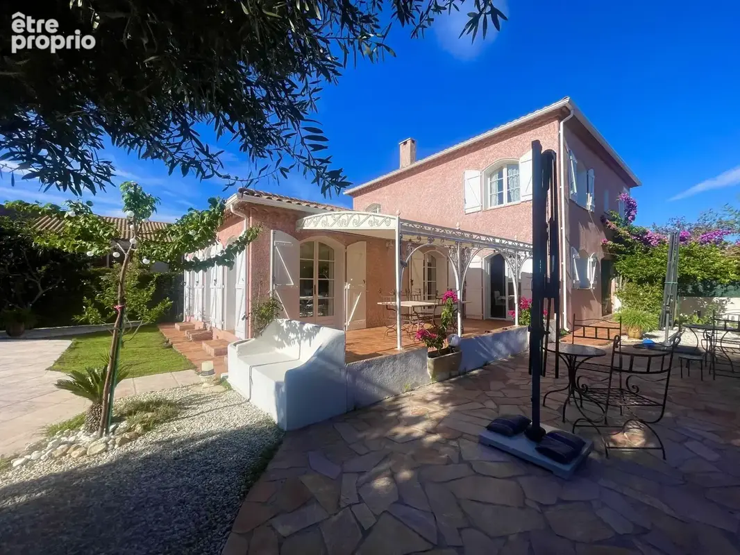 Maison 7 pièces 175 m² à vendre à Pezenas (34120) - photo 2