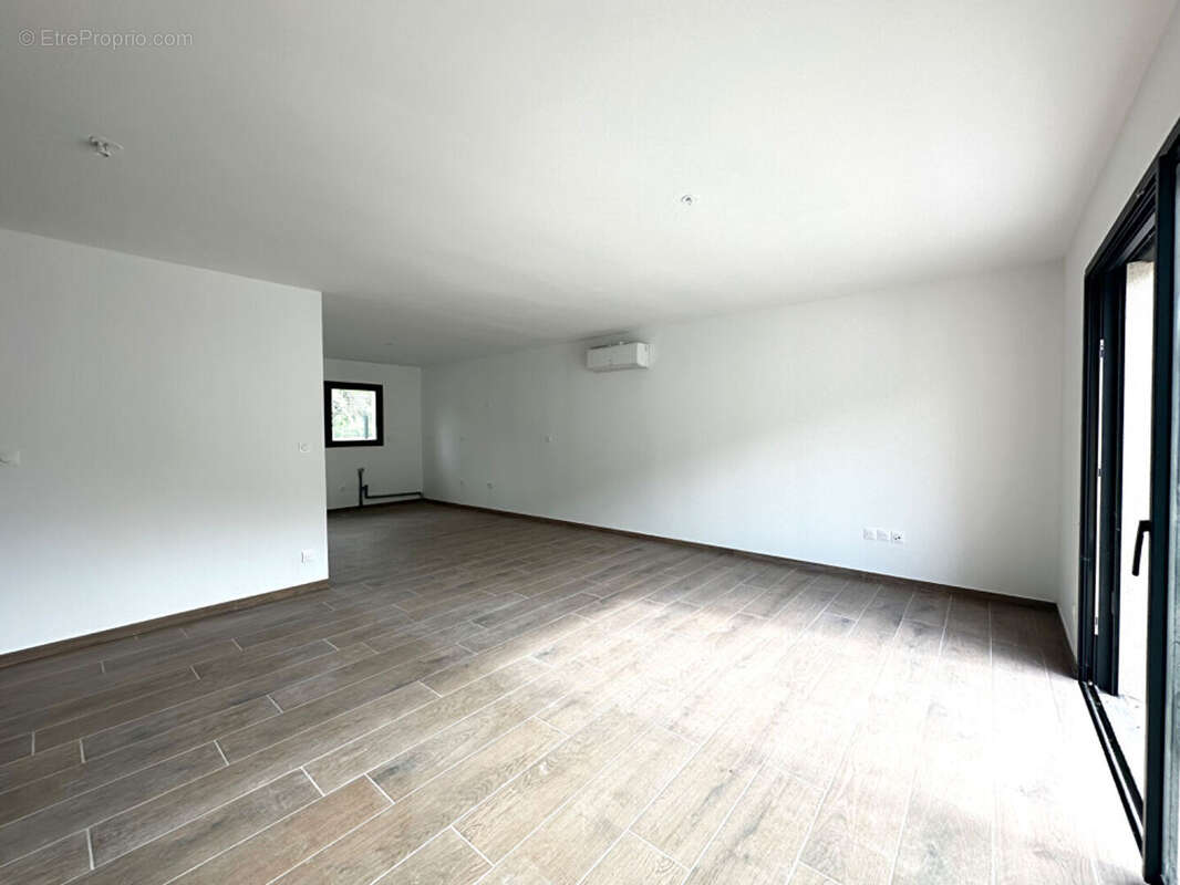 Maison à LES TOURRETTES