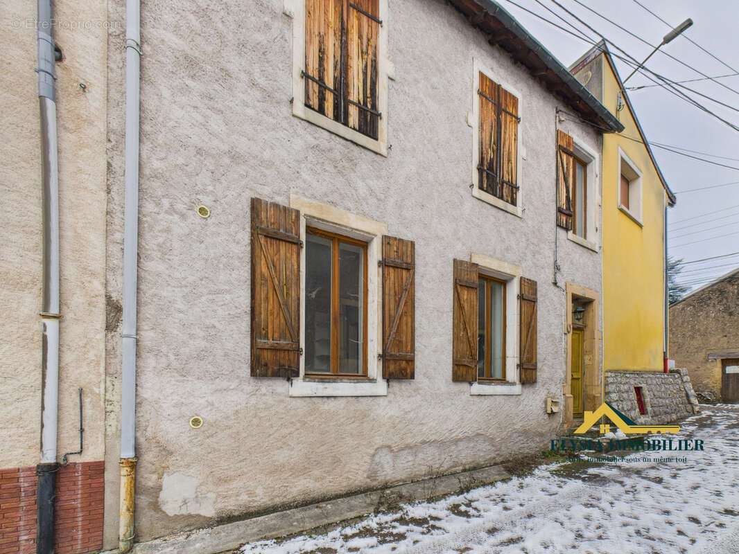 Maison à BAYONVILLE-SUR-MAD