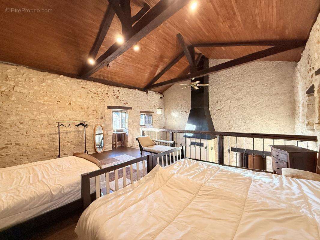 Maison à GRASSAC