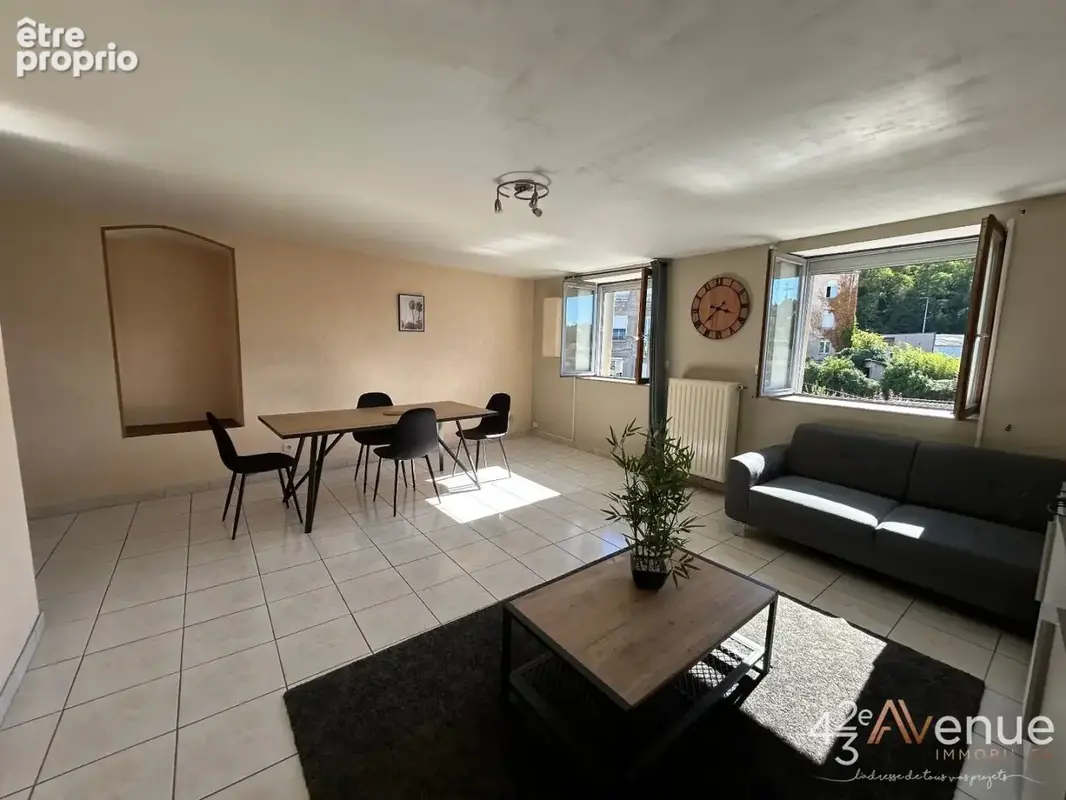 Appartement 4 pièces 83 m² à vendre à Saint-Etienne (42000) - photo 2
