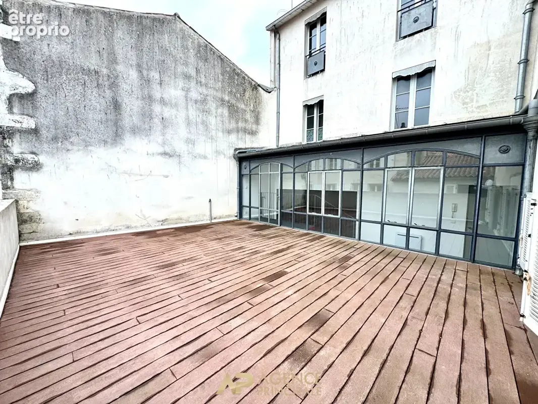 Appartement - Type 3 - 69m2 - Terrasse de 40m2 - La Rochelle Centre ville - photo 2