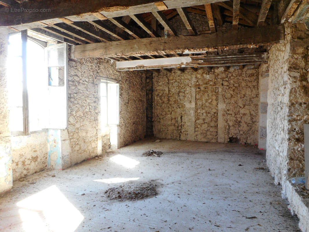 Maison à MEZIN
