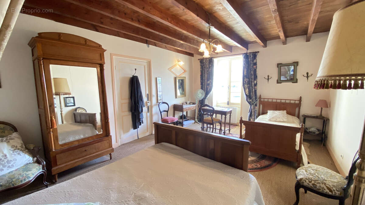 Maison à BOUTENAC-TOUVENT