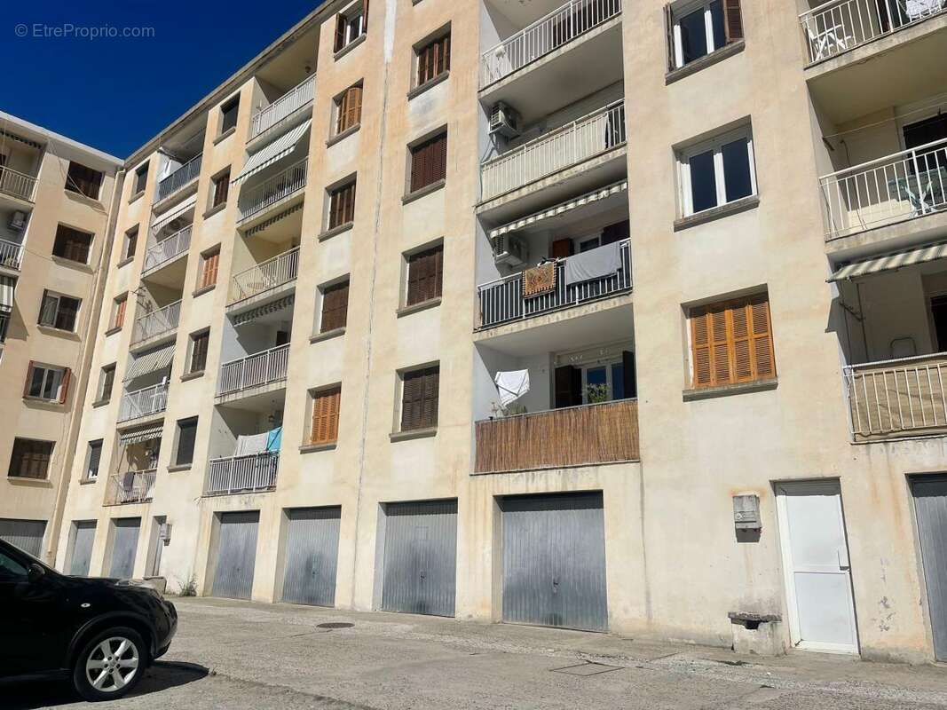 Appartement à CORTE