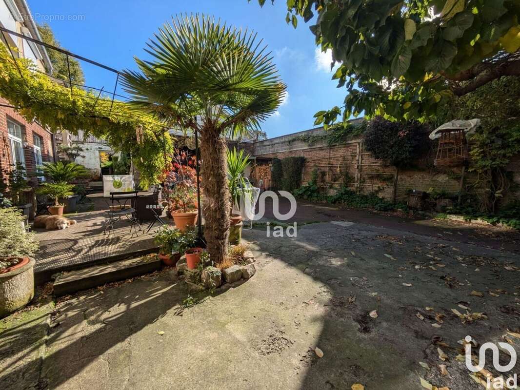 Photo 2 - Commerce à AMIENS