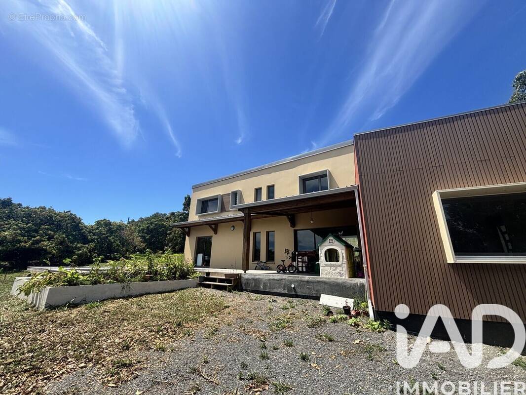 Photo 1 - Maison à SAINT-PIERRE