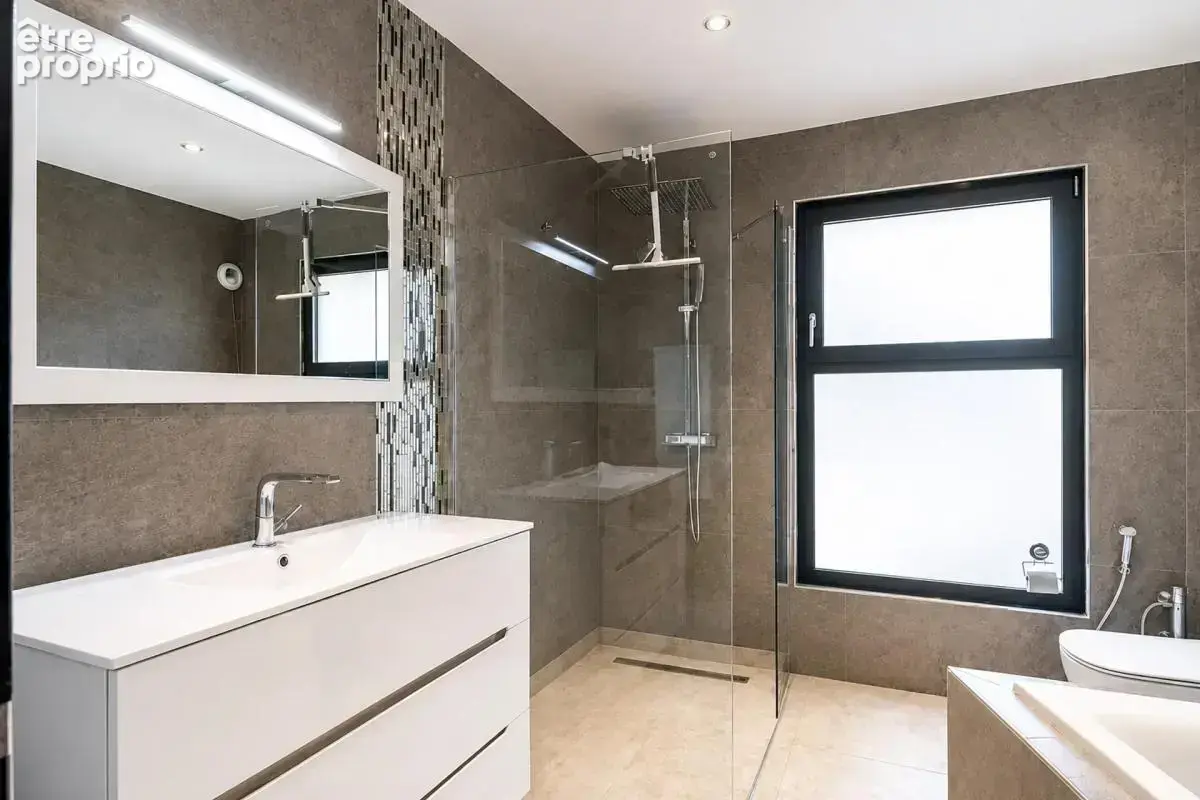 THONON-Corzent Villa  de 227 m² avec T2 indépendant - photo 6