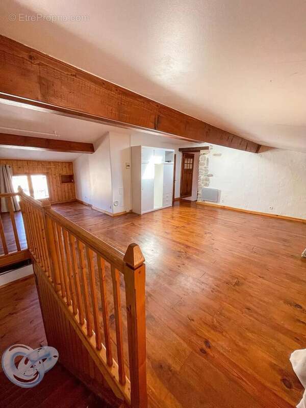 Maison à REVEST-DU-BION