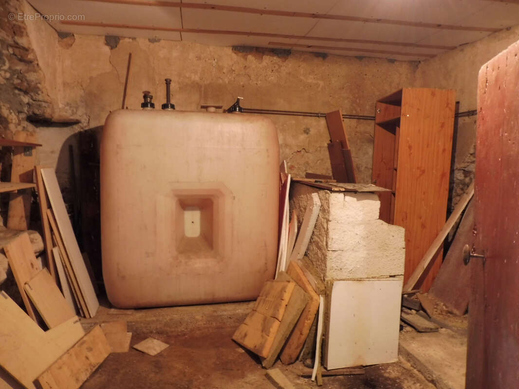 Maison à SAINT-VINCENT-DE-CONNEZAC