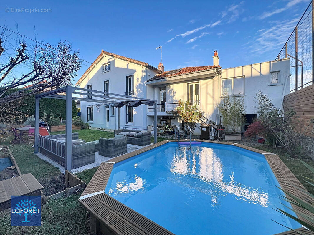 Maison à CORBEIL-ESSONNES