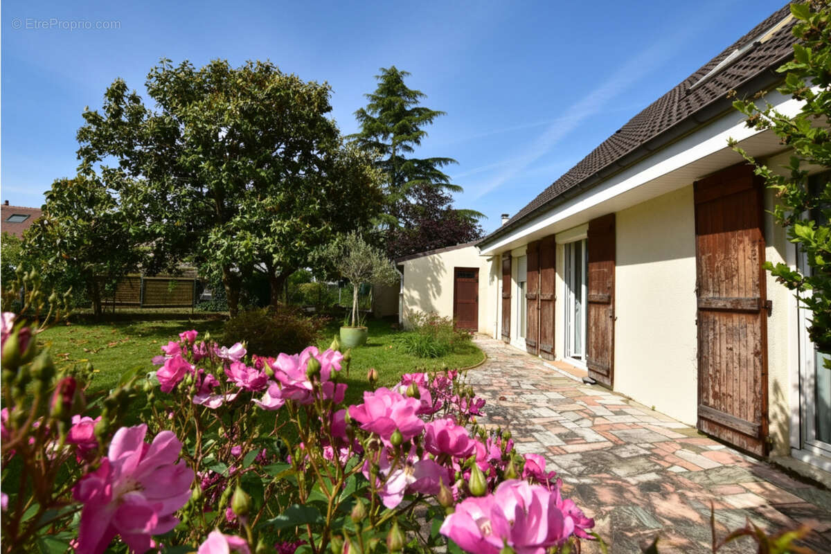 Maison à LES ESSARTS-LE-ROI