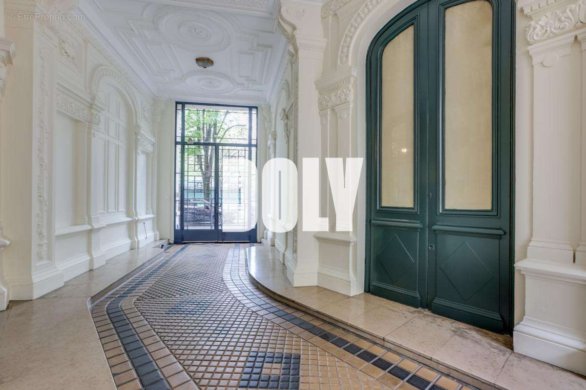 Appartement à PARIS-8E