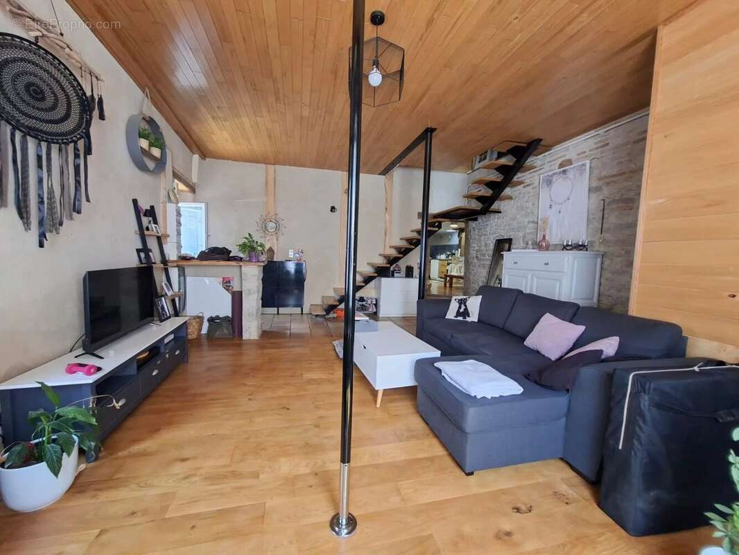 Maison 92 m² à Caussade  - photo 7