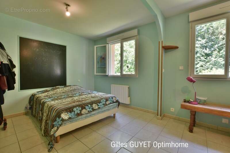 BERNAY,MAISON INDIVIDUELLE T9, DPE:C  177M  6 chambres. Terrain de 1000M² env. 319990€ - photo 28