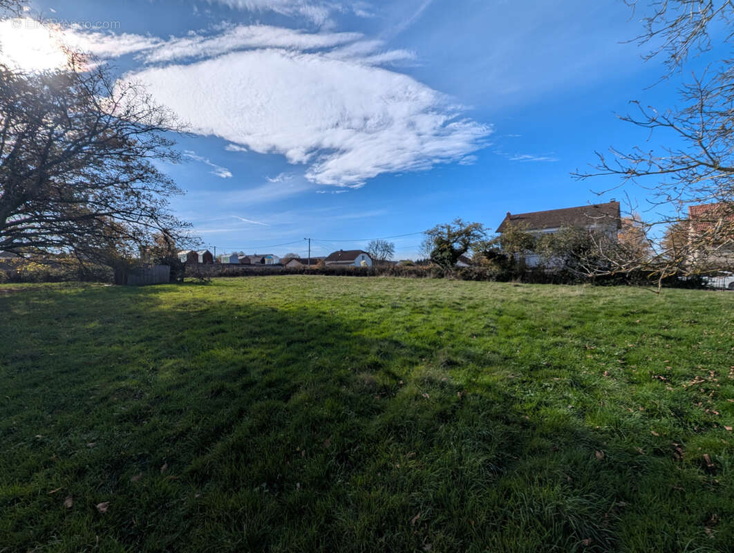 Terrain à SAINT-JACQUES-D&#039;AMBUR