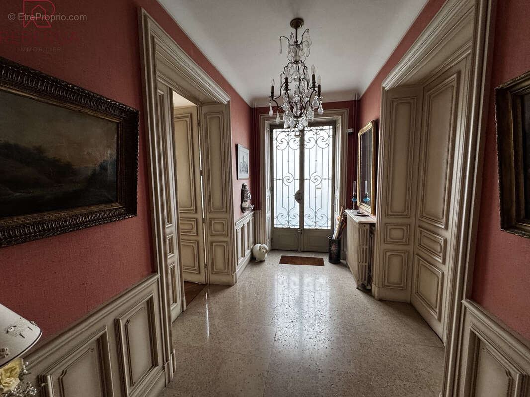 Maison 182 m² à Mazamet  - photo 2