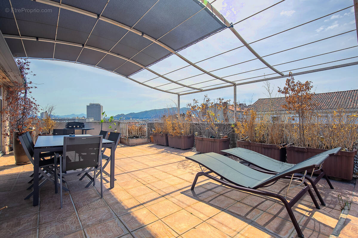 Appartement à MARSEILLE-6E