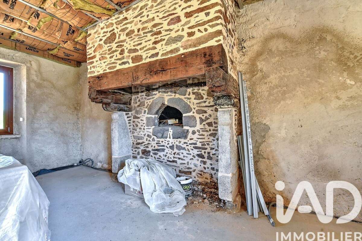 Maison 170 m² à Saint-Pierre-De-Frugie  - photo 6