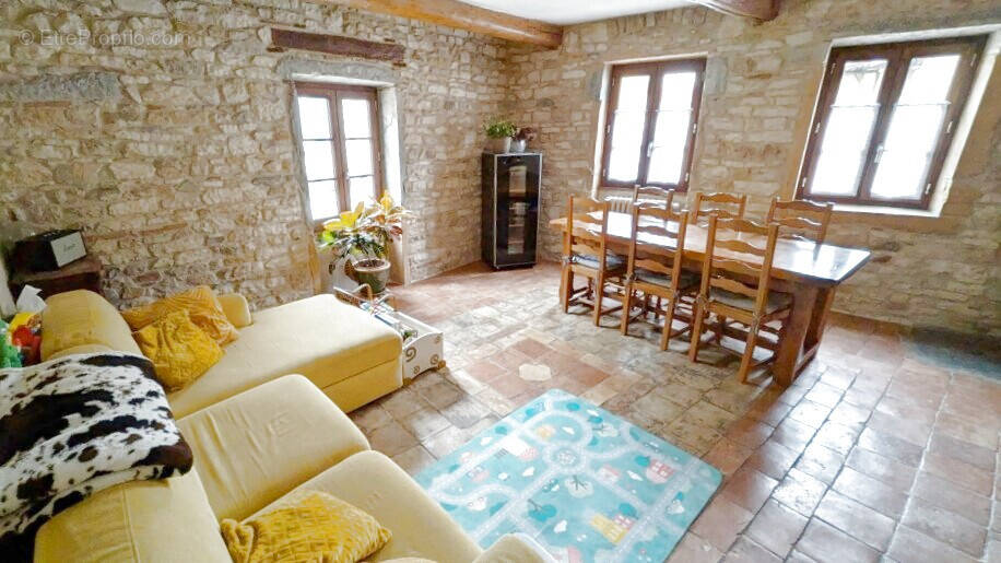 Maison à MARCILLY-D'AZERGUES