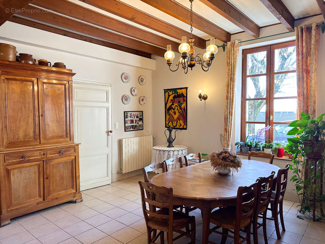 Maison à COLAYRAC-SAINT-CIRQ