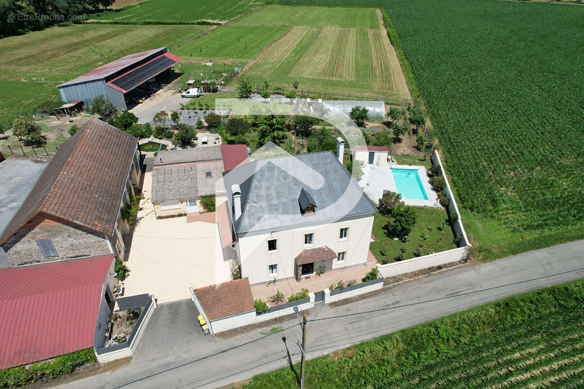 Très belle propriété sur 1,8 hectare attenant. - photo 16