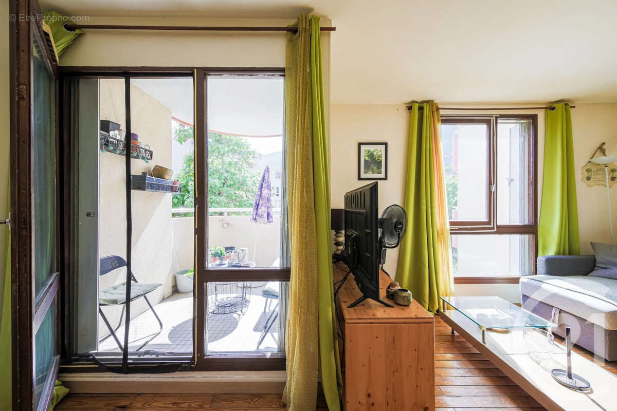 Appartement à FONTAINE