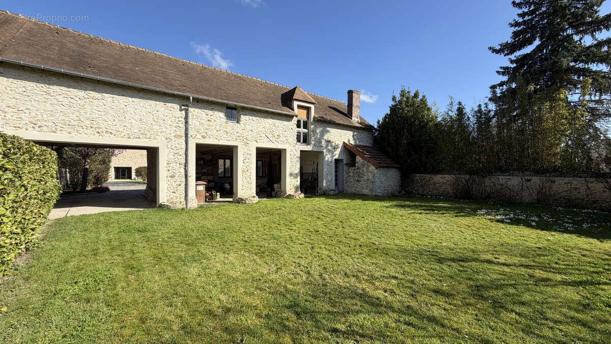 Maison à MONTFORT-L'AMAURY