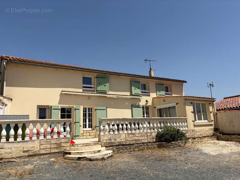 Bessay (85320) au calme charmante maison en pierres renovee 3/4 chambres avec dependances et jardin - photo 30