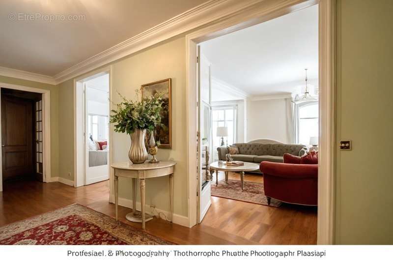 Appartement à PARIS-8E